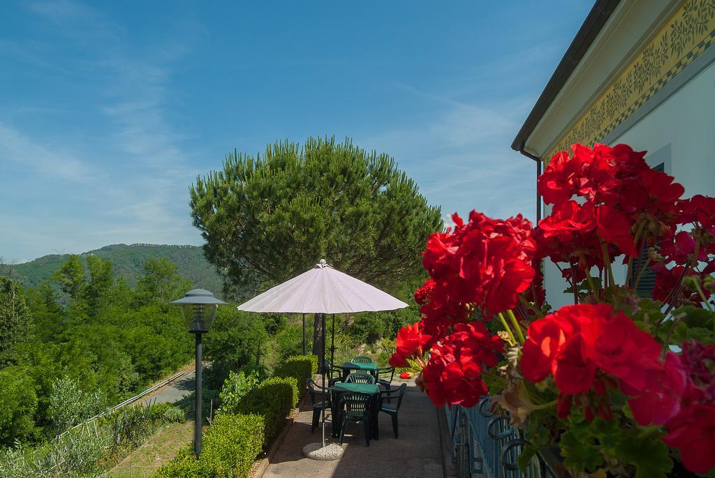 Villa Gli Ulivi Di Montalbano La Spezia Exterior foto